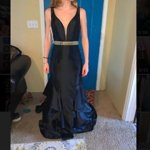 A beautiful prom dress that looks amazing on!
